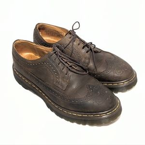 SOLD Dr. Martens classic Oxford 3989 shoes